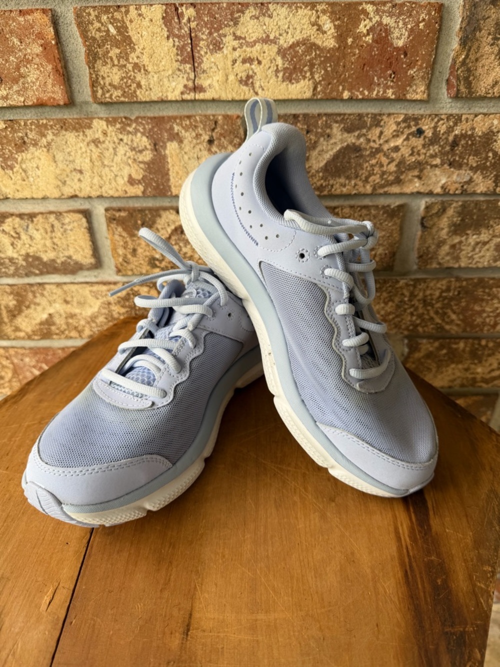 Under Armour Women’s Size 8.5 Charged Assert 10 Running Shoes Baby Blue Beauties